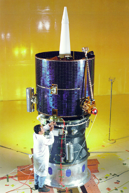 Space History Photo: Lunar Prospector in Clean Room